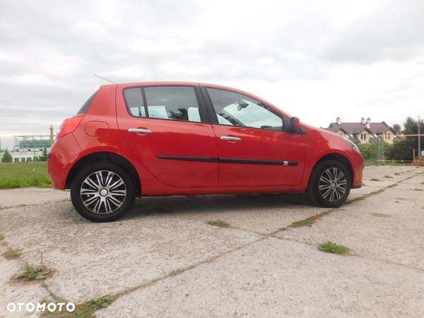 Renault Clio 1.6 16V Expression - 16