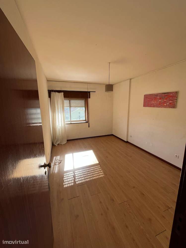 T2 a 300 metros da estação de metro João de Deus e El Corte Inglês - Grande imagem: 4/16