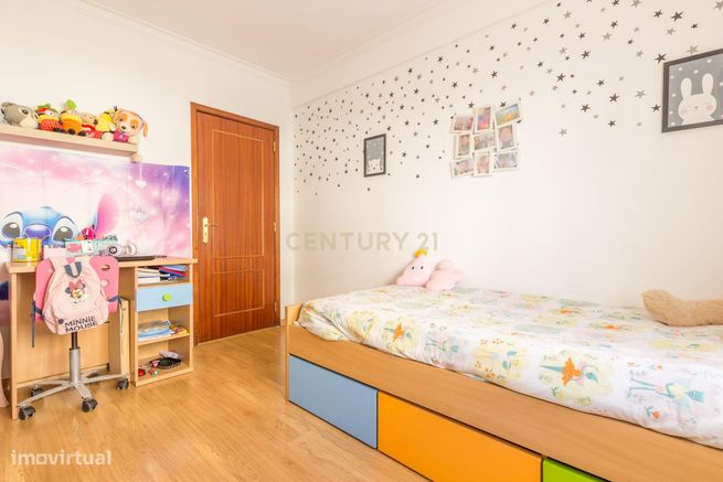 Apartamento T3 em Excelente Localização na Quinta do Conde-14