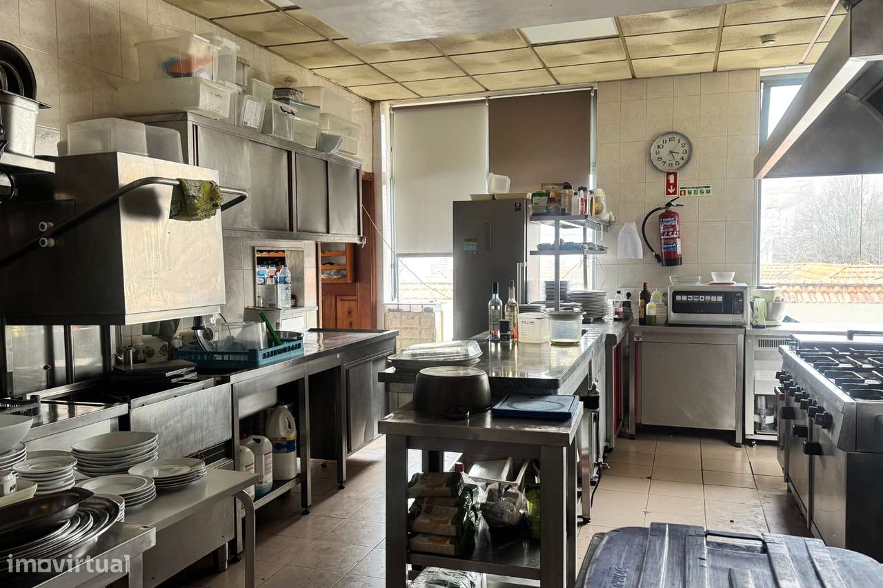 Imóvel Comercial - Restaurante e Café no Luso-12