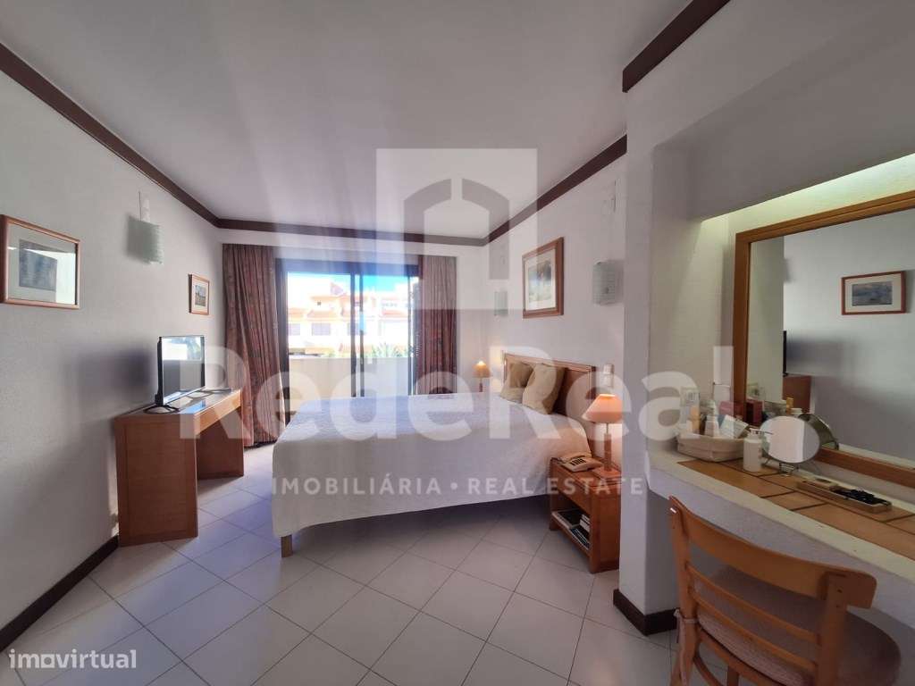 Moradia T3 + 1 com Piscina Privada e Boas Áreas no Coração de Albuf...-40