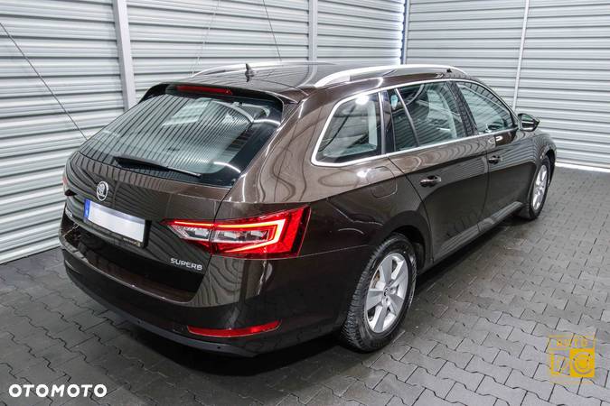 Skoda Superb 2.0 TDI Style - 8