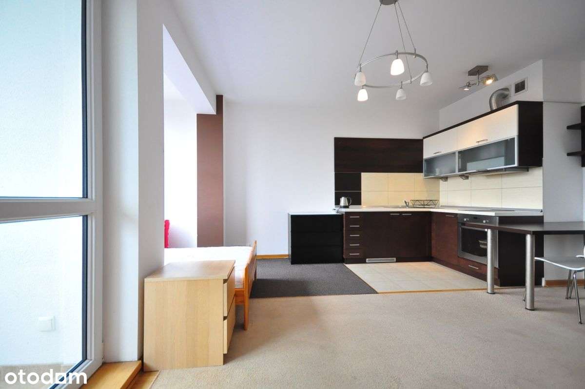 Duża kawalerka na Kabatach z opcją 2 pokoi.-0