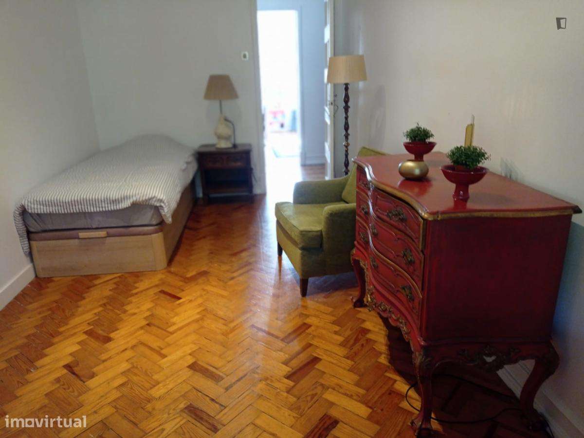 Quarto - localizado em Penha de França Lisbon - Grande imagem: 5/15