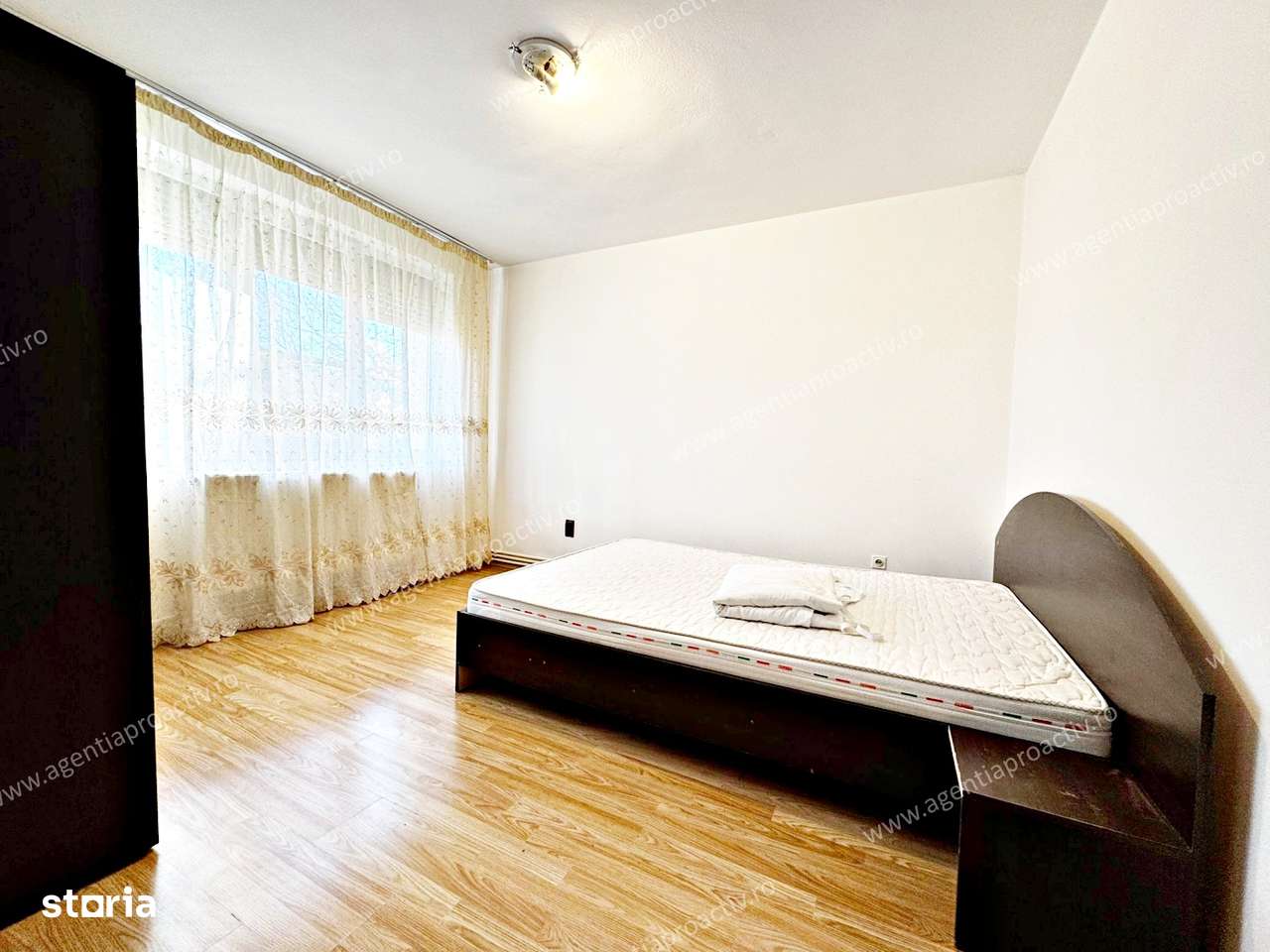 Apartament cu 3 camere, situat la etajul 3, în Ţiglina 2.-3