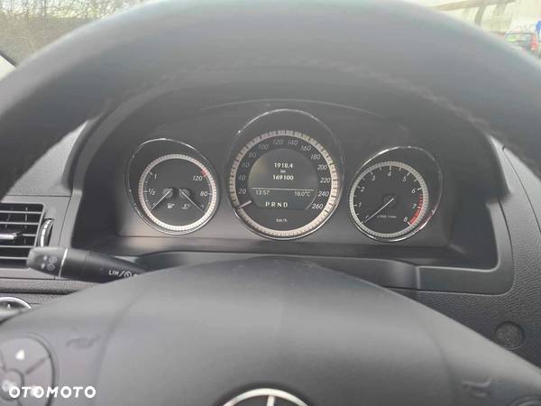 Mercedes-Benz Klasa C 200 T CGI Automatik BlueEFFICIENCY - 14