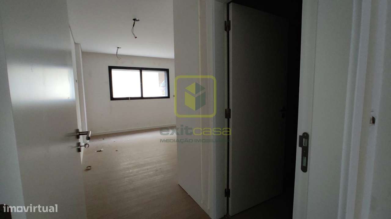 Apartamento T2 Duplex em Aveiro - Grande imagem: 4/21