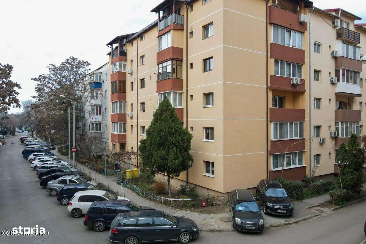 Simion Barnutiu - 3 Camere, 2 Bai, Etaj 3, Centrala Proprie, La Cheie-16