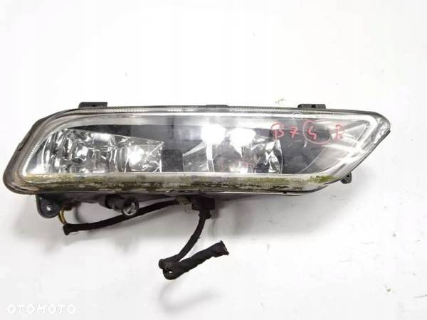 Halogen PRAWY przód Volkswagen Passat B7 - 1