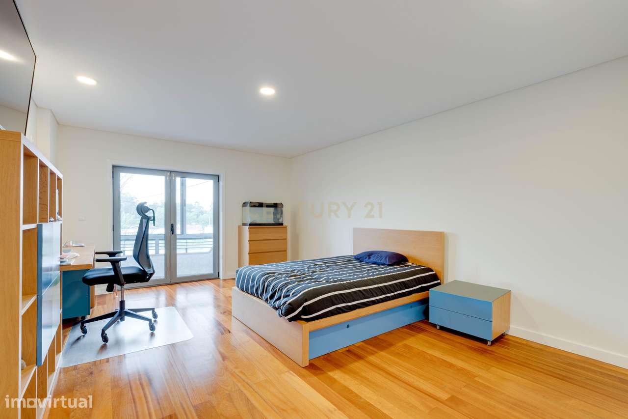 Moradia T3+1 em banda a 5 min do Centro da Cidade de Espinho-20