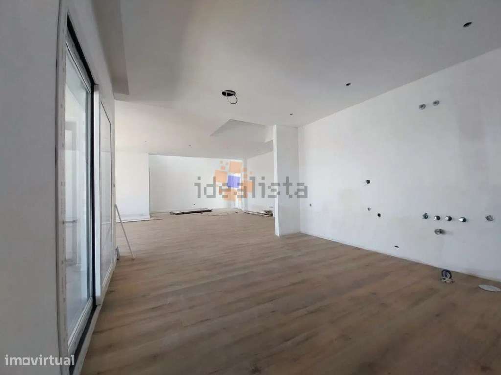 Moradia Isolada a estrear T4 em Vale Milhaços com Piscina e Garagem - Grande imagem: 5/22