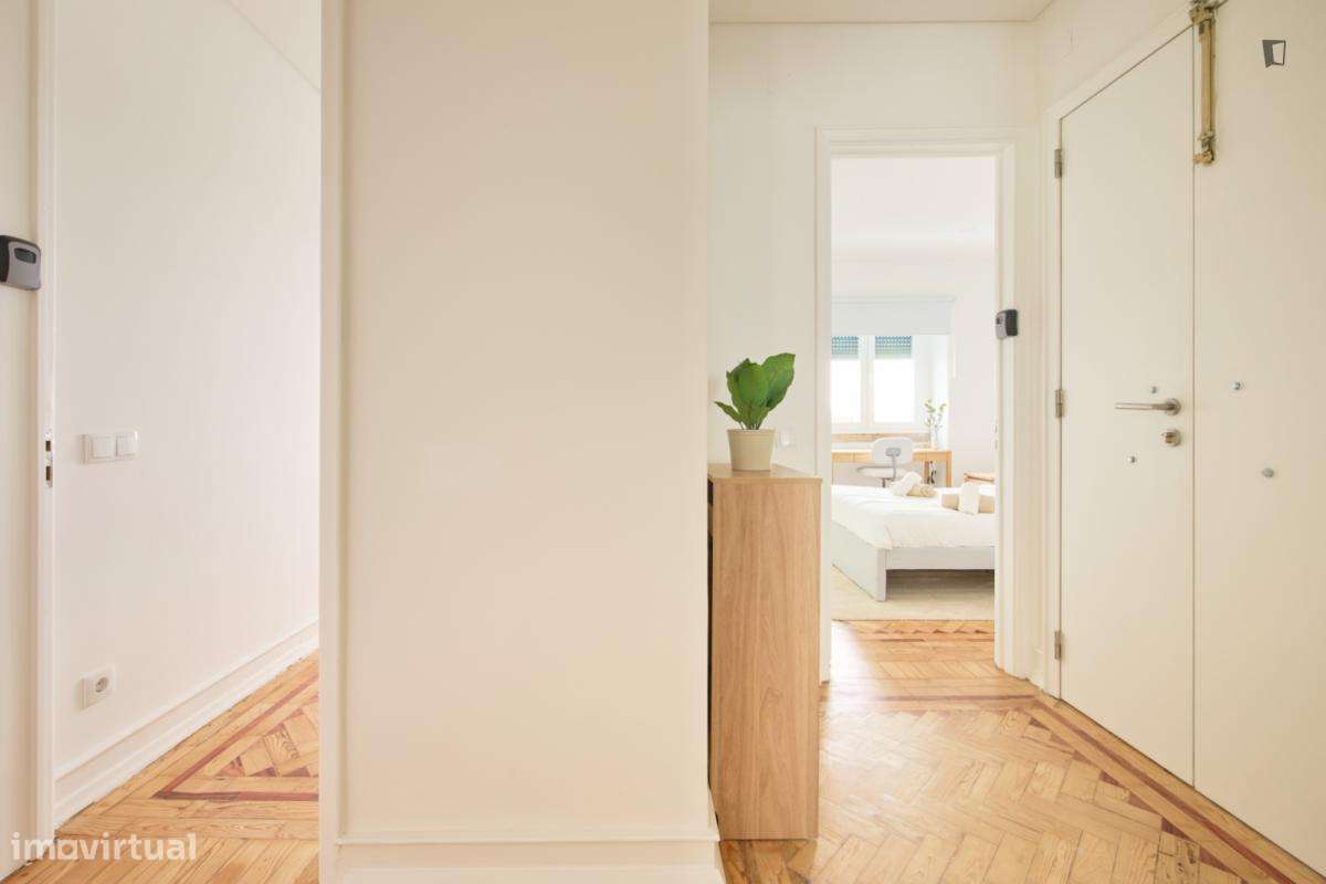 Quarto - localizado em Anjos Lisbon - Grande imagem: 4/10