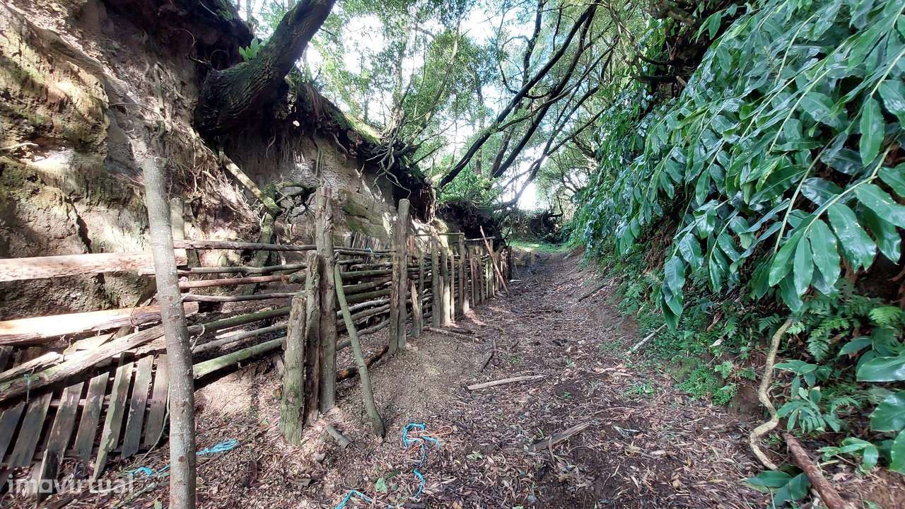 Terreno Rústico com 7.640 m² - Grande imagem: 2/4