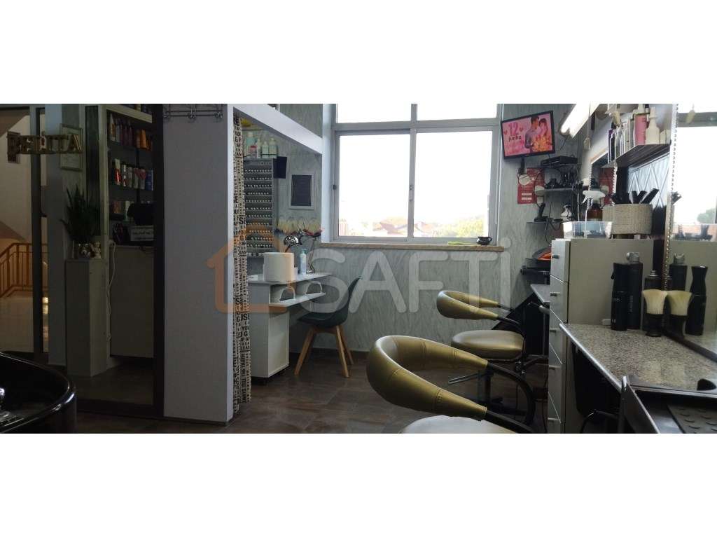 SALÃO DE CABELEIREIRO E ESTÉTICA, EQUIPADO E EM FUNCIONAMENTO - Grande imagem: 5/15