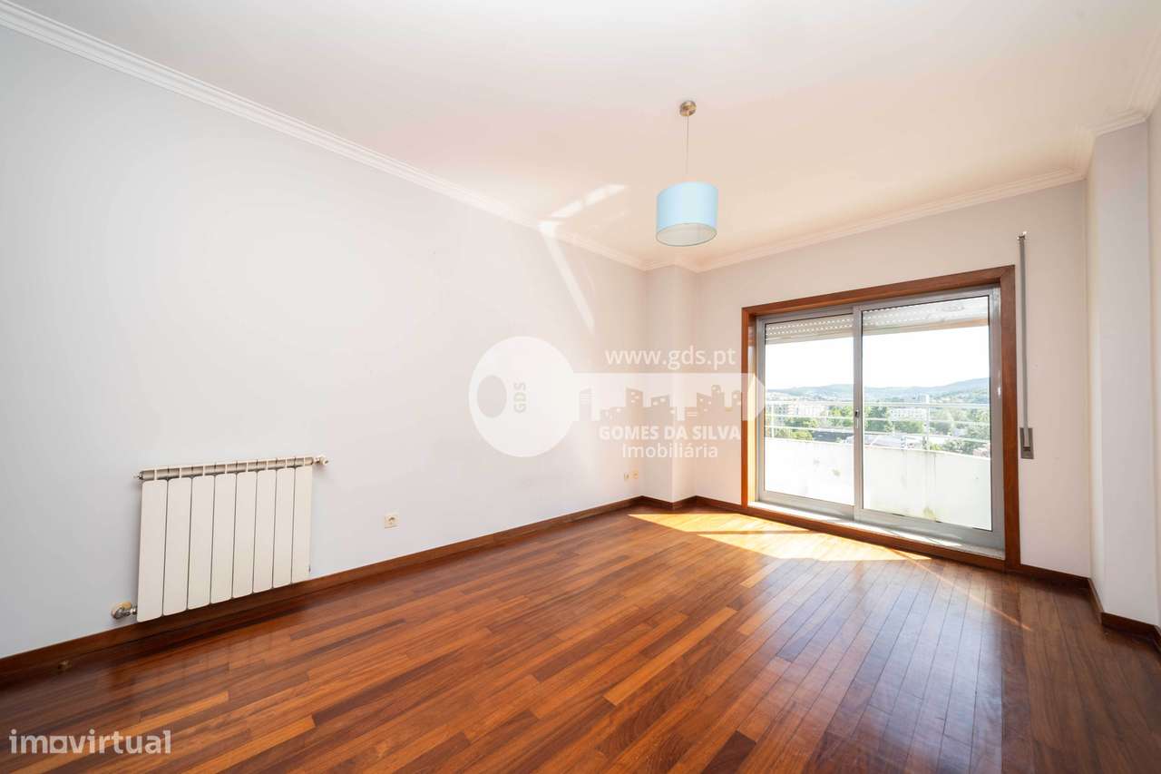 T5 Duplex na Rua Bernardo Sequeira, São Vítor-26