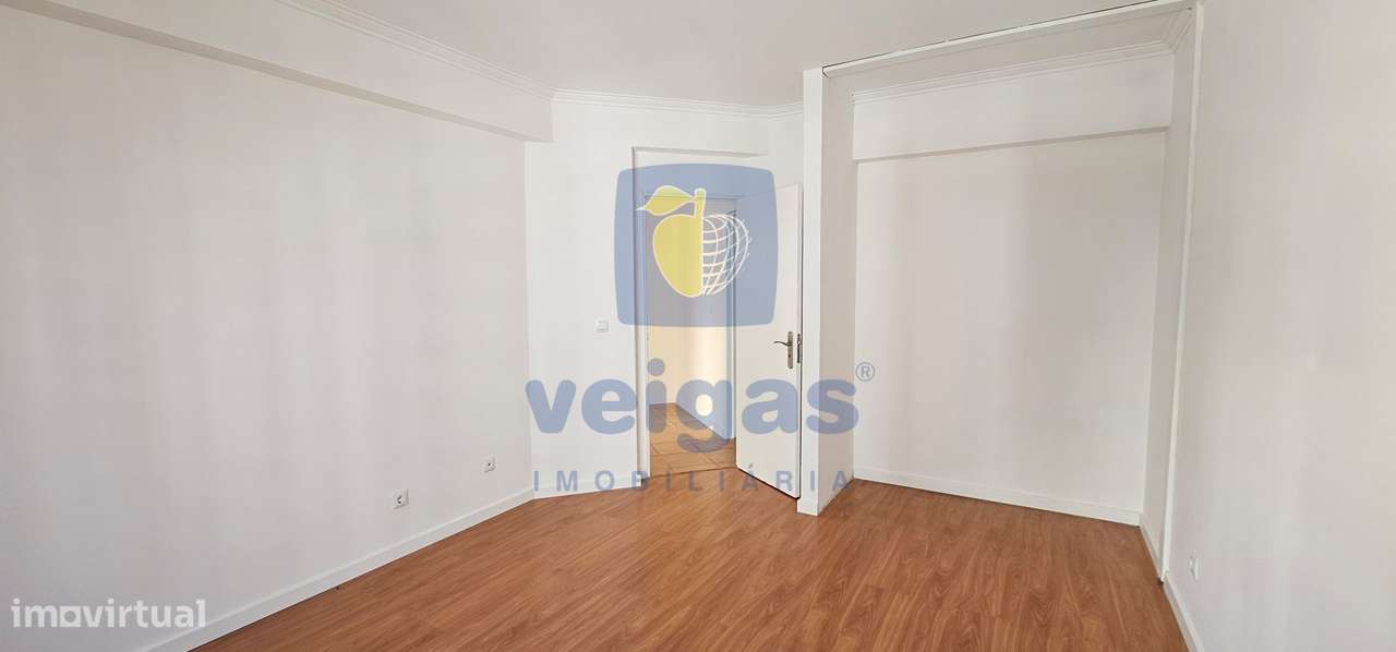 Apartamento T2 transf. em T3 Tapada das Mercês-5