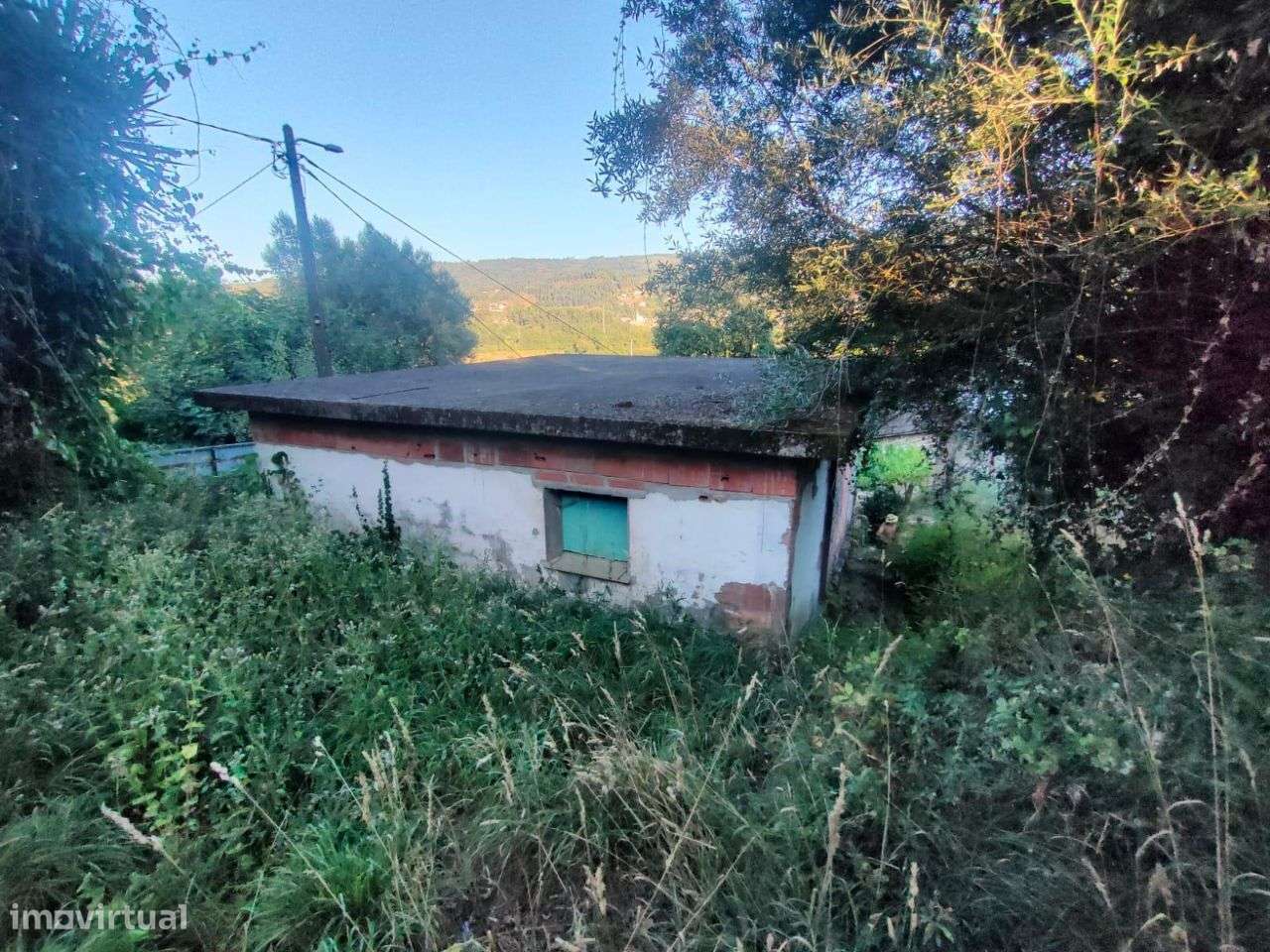 Moradia rés do chão e 1º andar em pedra para restauro - Grande imagem: 2/15