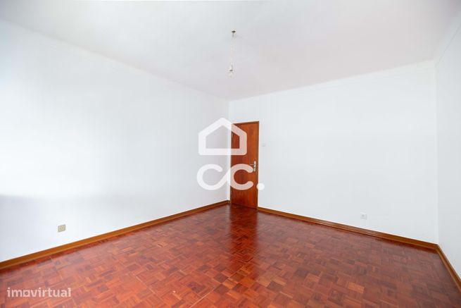 Apartamento T3 com sótão e cozinha equipada no centro do Avelar.-8