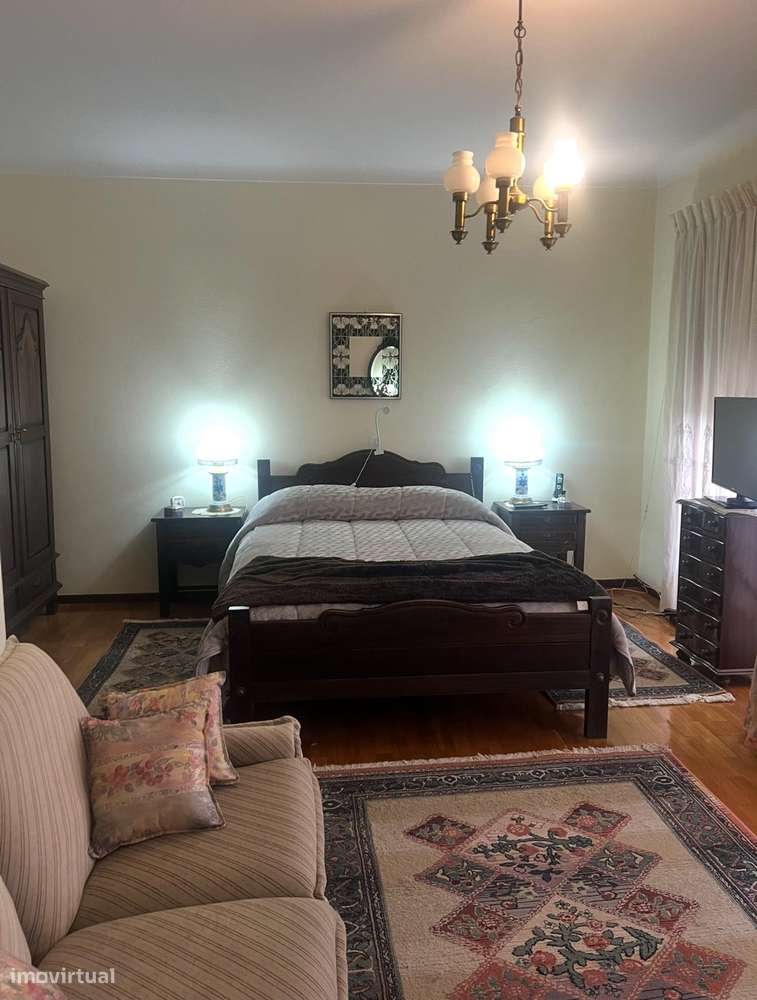 Moradia T4 com 3 LOJAS AREENDADAS E GRANDES TERRAÇOS - Peso da Régua-12