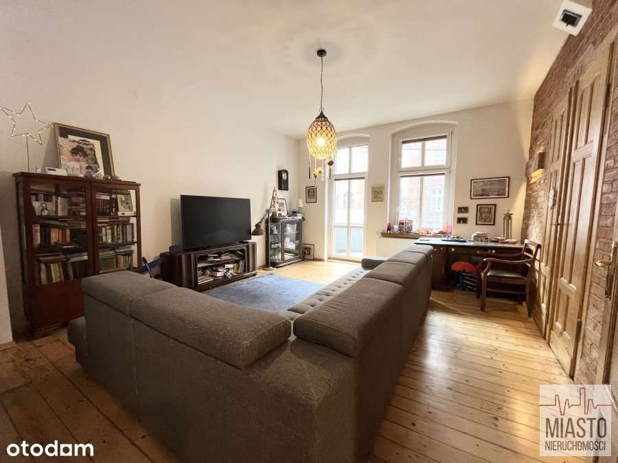 I piętro - 4 pokoje  -2 balkony-2