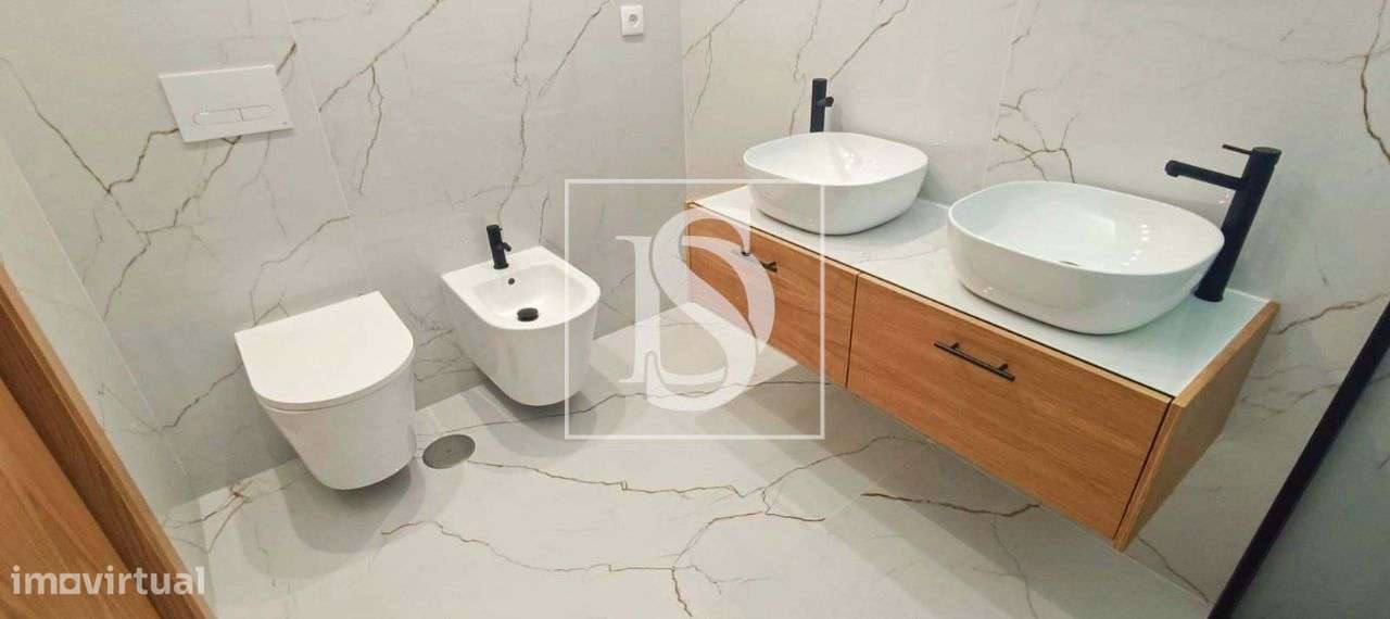 Moradia T3, a 100 metros da Praia da Fragosa, em Aver-o-Mar - Grande imagem: 5/35