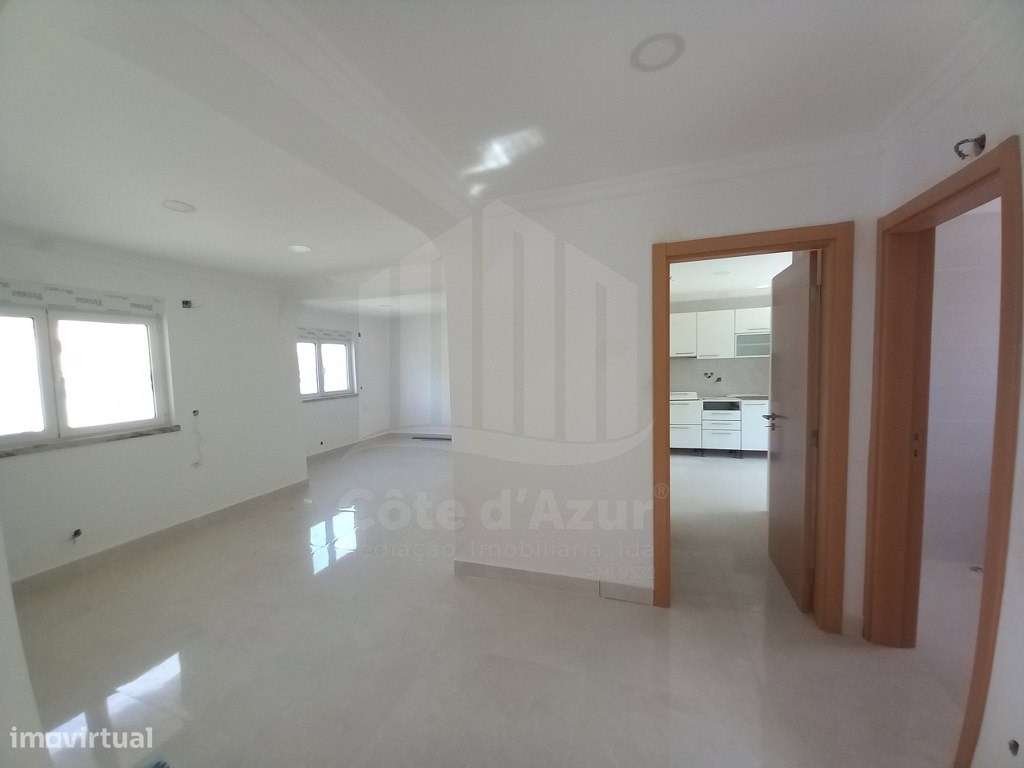 Moradia T5 EM FOROS DE AMORA - Grande imagem: 4/46