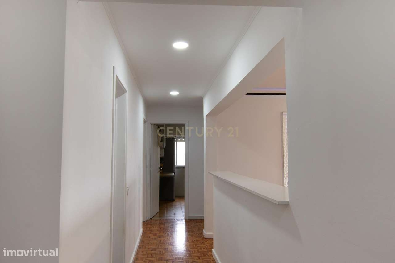 Apartamento T2 Mem -Martins | Imóvel em propostas múltiplas até dia 15 - Grande imagem: 5/12