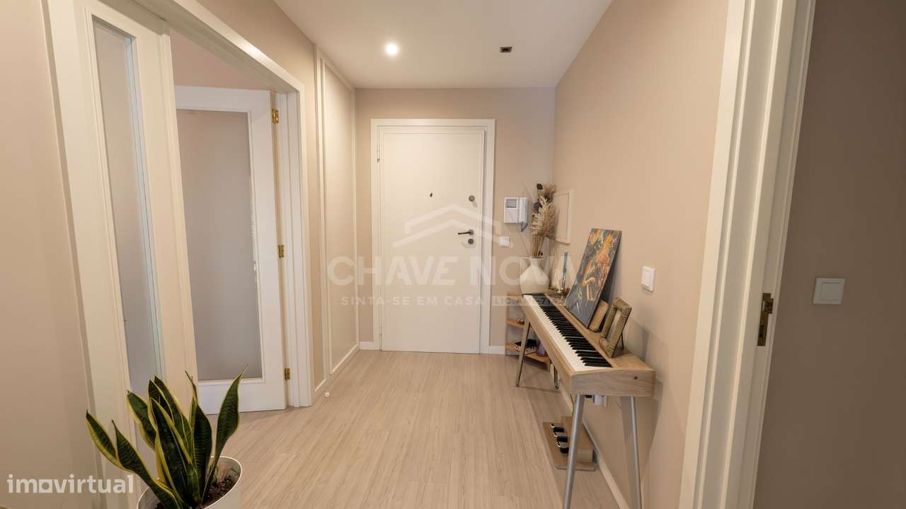 T1+1 Renovado c/ Terraço (70m2) e Lugar de Garagem em Valadares-10