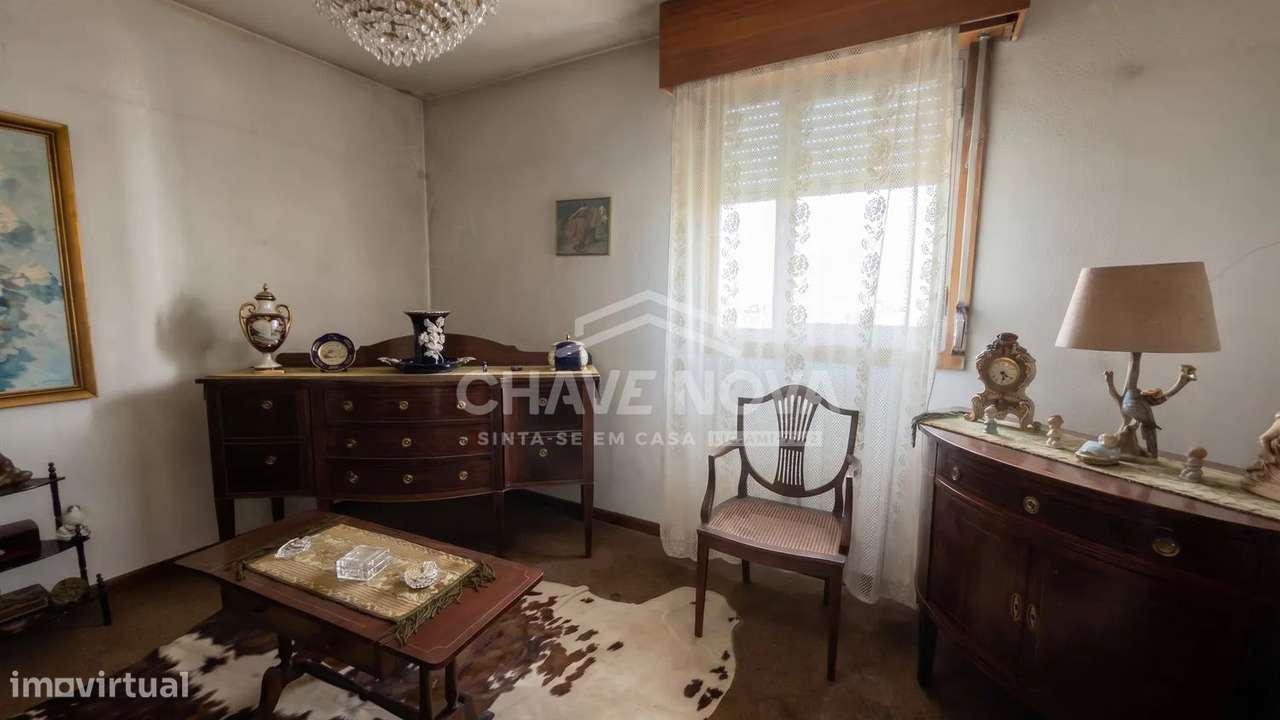 Apartamento t2 à venda na Rua Santa Luzia-23