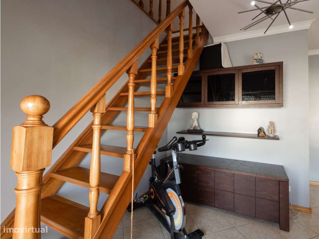 Apartamento T3 com sótão, em Coimbra-7