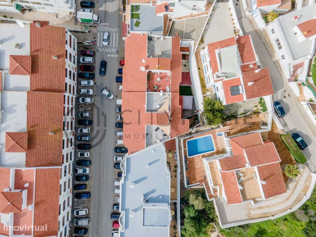 Apartamento T2 Remodelado com Rooftop em Carvoeiro - Grande imagem: 4/34