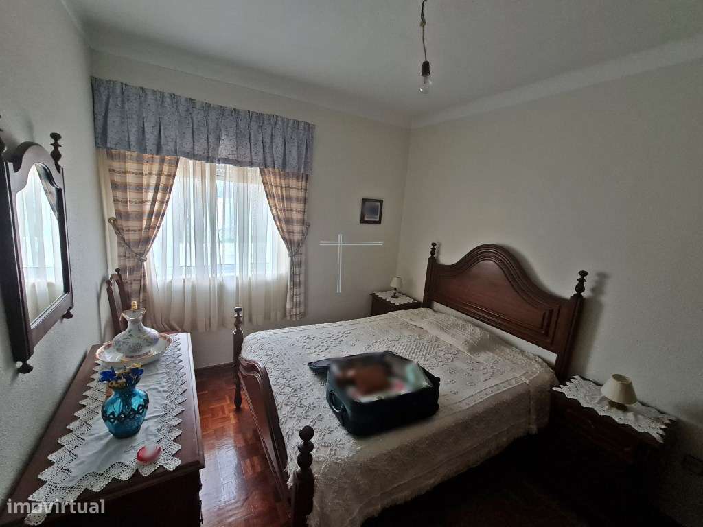 Moradia isolada T3+1, arquitetura tradicional com cave para arrumos... - Grande imagem: 5/20