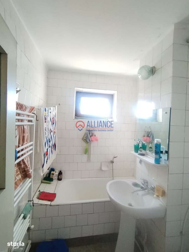 Casa De Cultura-Apartament cu 4 camere liber-5