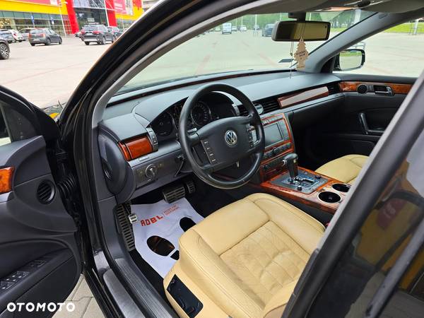 Volkswagen Phaeton 3.0 V6 TDI 4Mot (5 os.) - 35