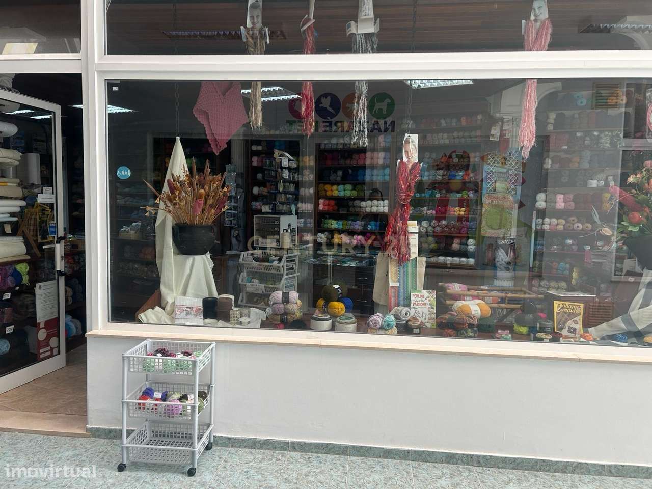 Loja para Venda no Centro Comercial Nazaré - Grande imagem: 2/13