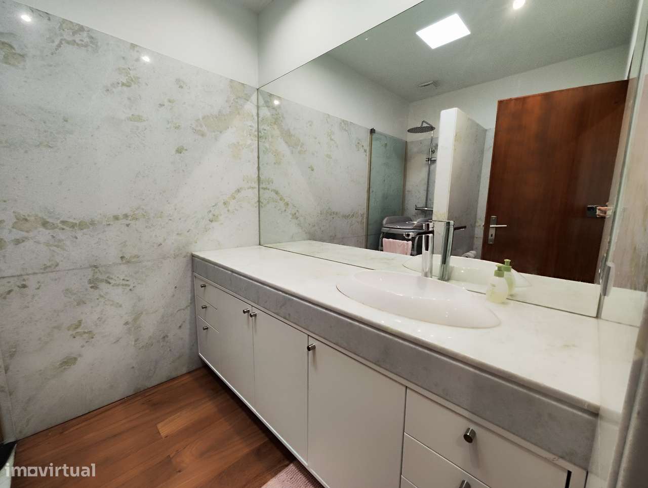 Vende-se moradia de luxo-24