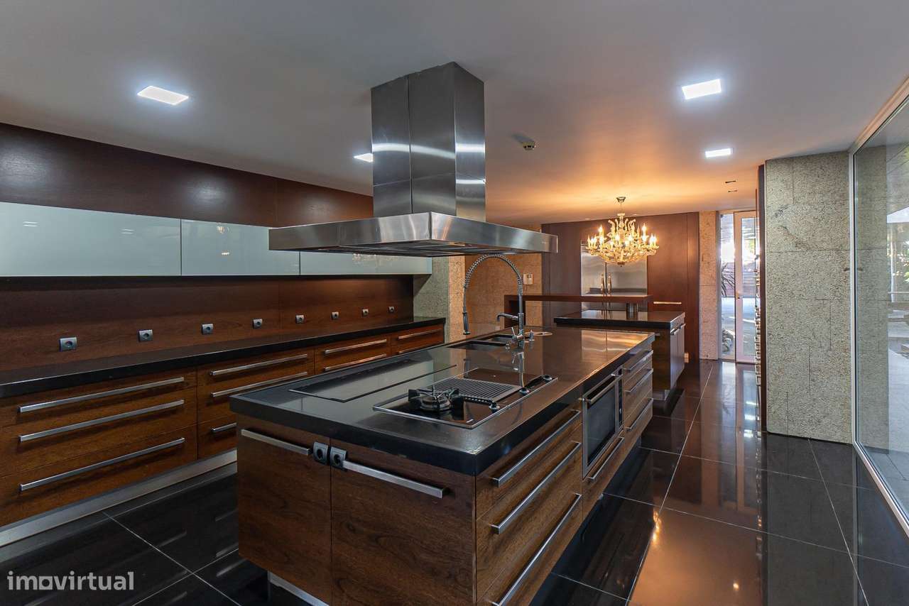 Moradia de Luxo com Elevada Privacidade, Piscinas Interior e...-7