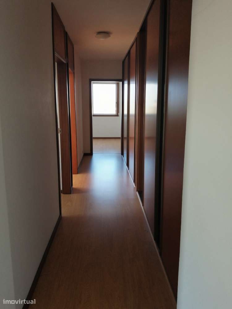 Apartamento T3 com Garagem no Foco - Grande imagem: 2/11