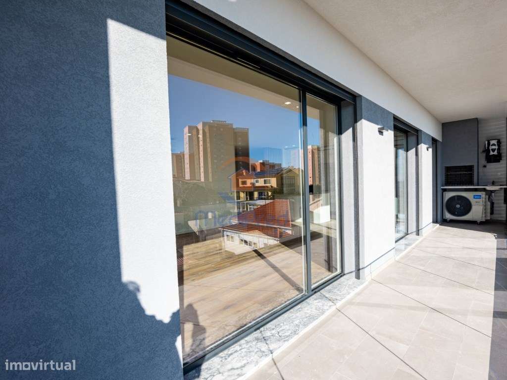 Apartamentos T3 NOVOS c/ 2 Varandas e BOX | Santo António dos Caval...-3