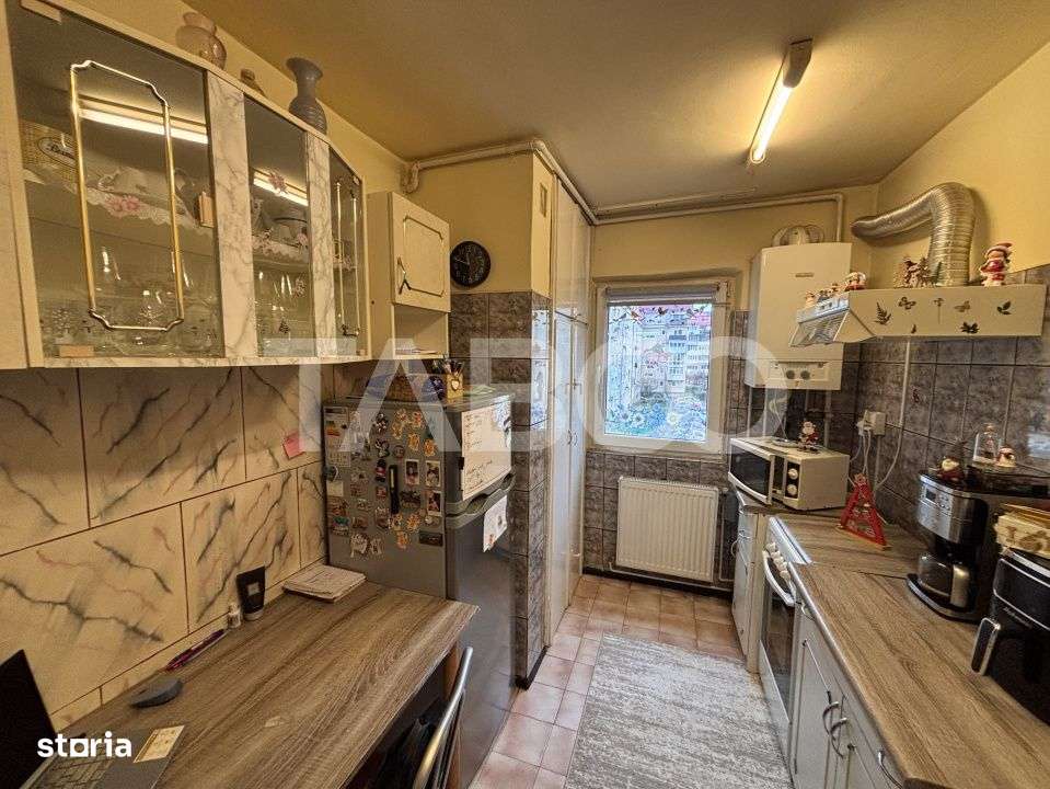 Apartament 3 camere 55 mpu 2 balcoane etaj 2 + pivnita Valea Aurie - Imagine principală: 3/14