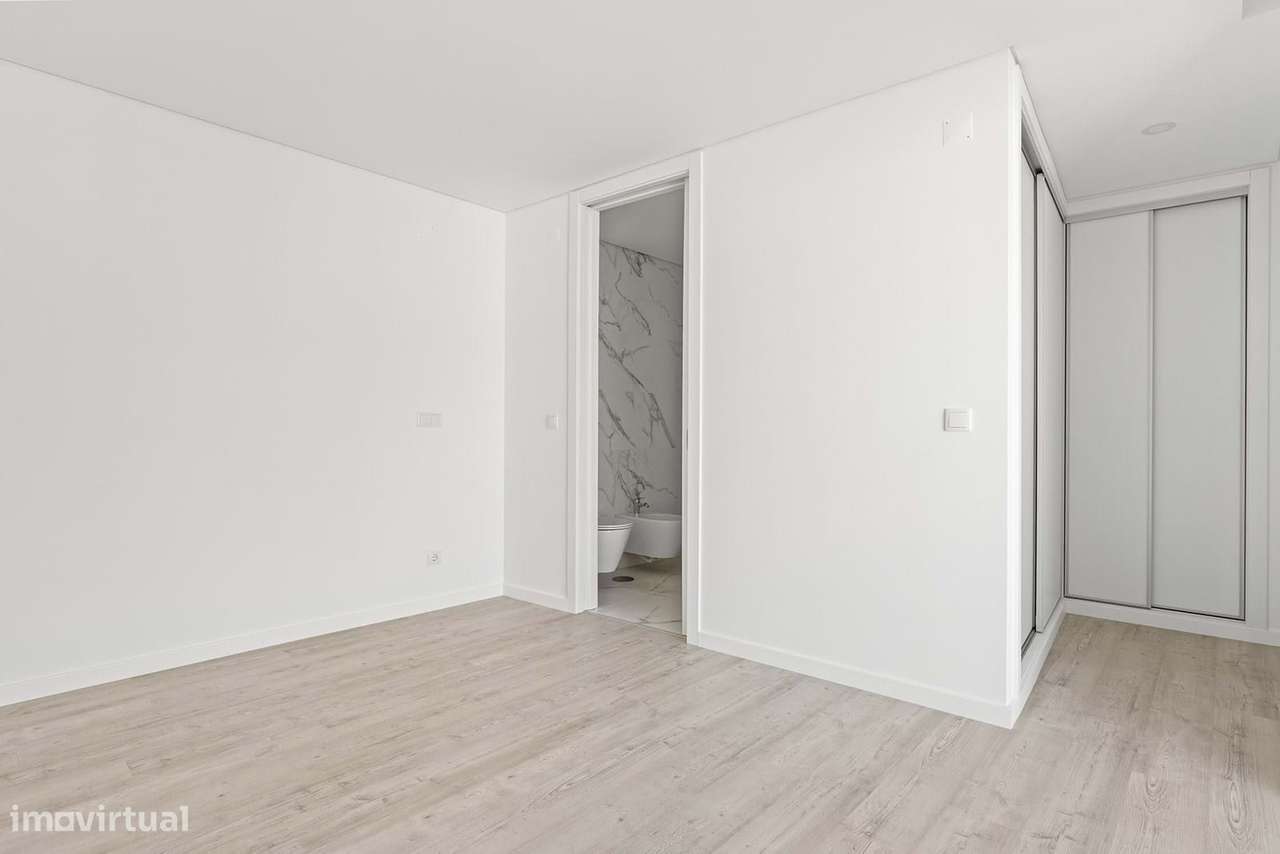 Apartamento T3 de luxo, NOVO, praia, vista mar, piscina!-9