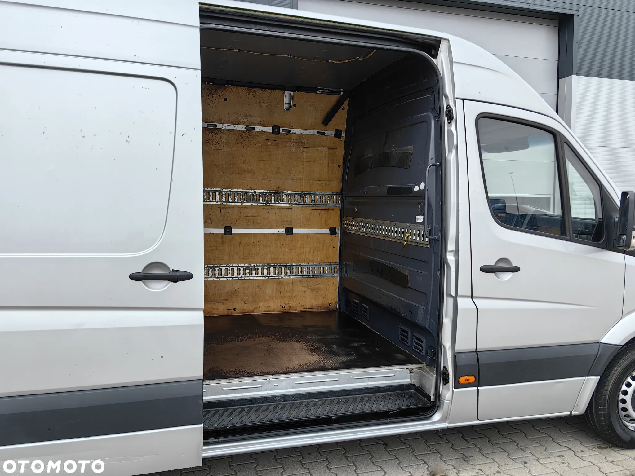 Mercedes-Benz Sprinter 319 - 21