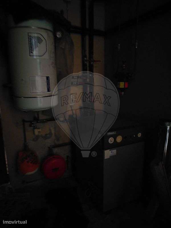 Moradia T6 para venda-24