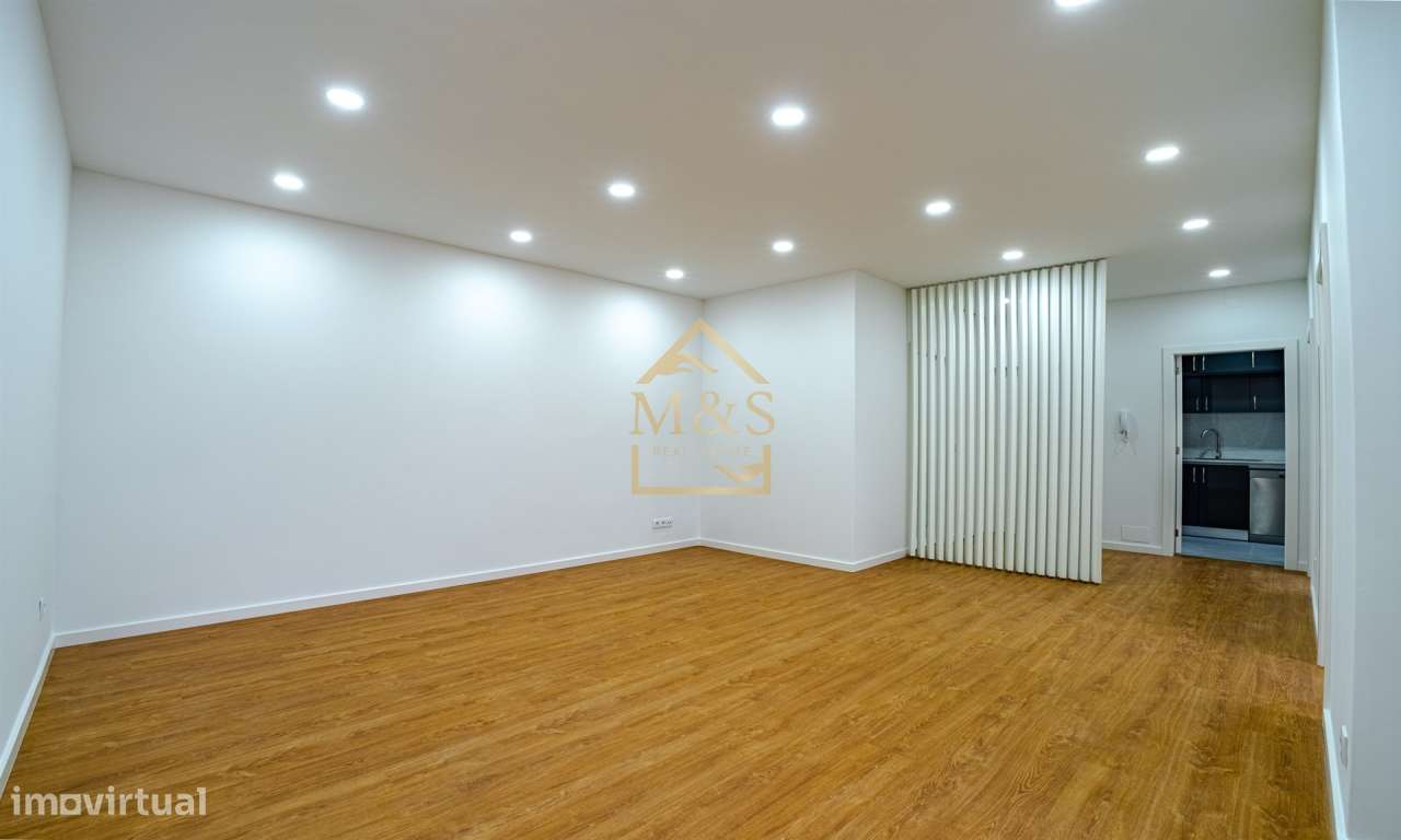 T2 Totalmente Remodelado, Garagem, Arrumos -  Porto - Grande imagem: 4/21