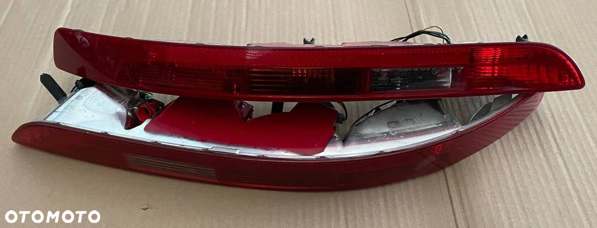 Audi Q5 8R lampa tył prawa lewa w zderzak 8R0945095 8R0945096 - 1