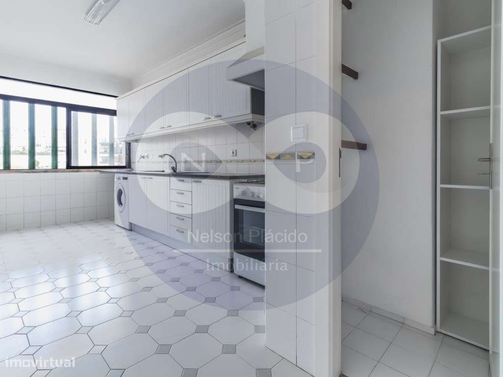 T1 c/ Lareira, excelentes Áreas, Massamá, junto á Mercadona. - Grande imagem: 5/21