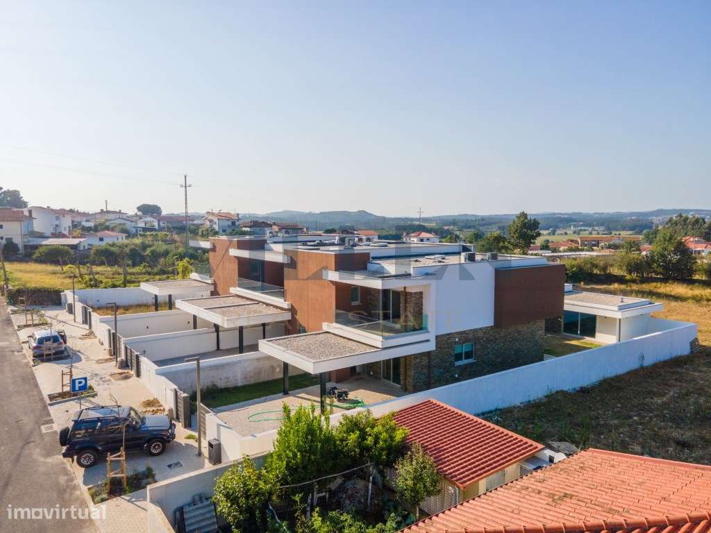 São Pedro Village - Moradias Novas em Banda T3 na Trofa-31