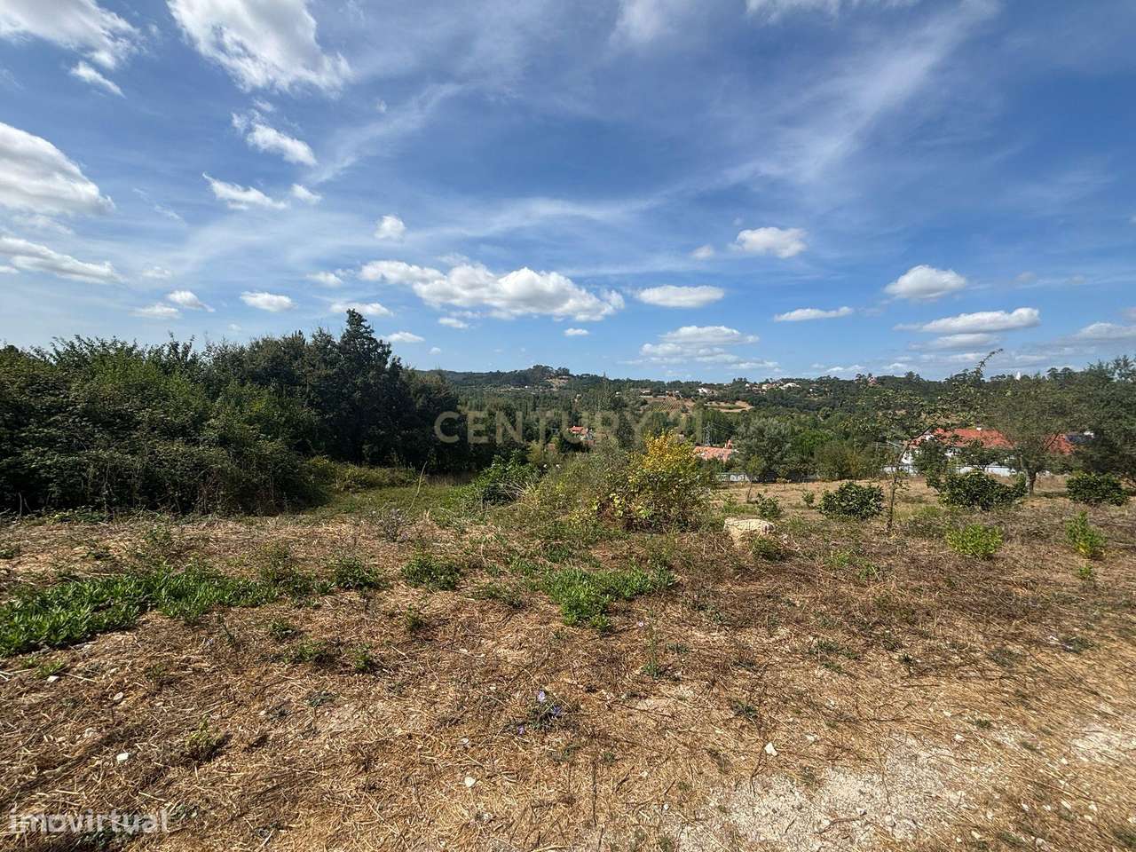 Terreno com viabilidade construtiva e com vistas deslumbrantes - Roubã - Grande imagem: 5/7