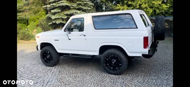 Ford Bronco - 14