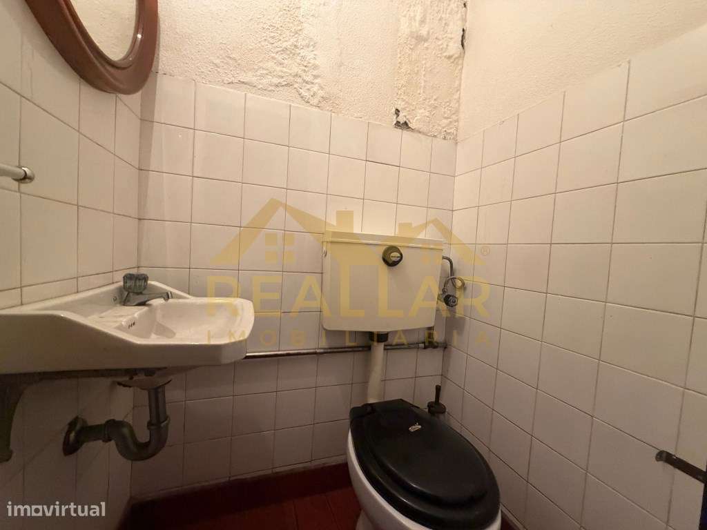 Oportunidade Única no Coração do Centro Histórico de Vila do Conde-7